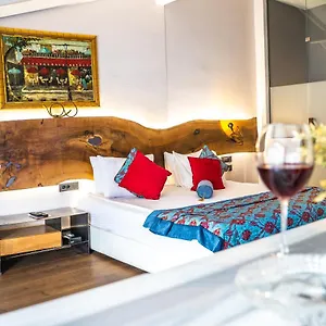https://gumusyan-hotel-taksim-pera.istanbul-turkeyhotels.com