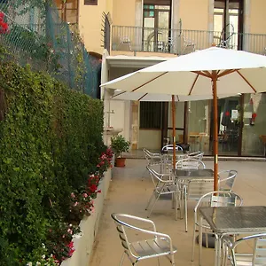 https://hostal-la-terrassa.topbarcelonahotels.com
